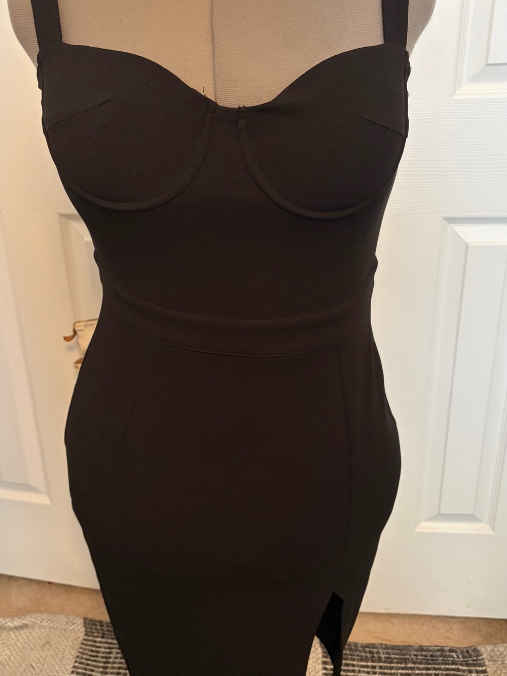 Black Midi Bodycon Dress with Sweetheart Bust and Side Slit